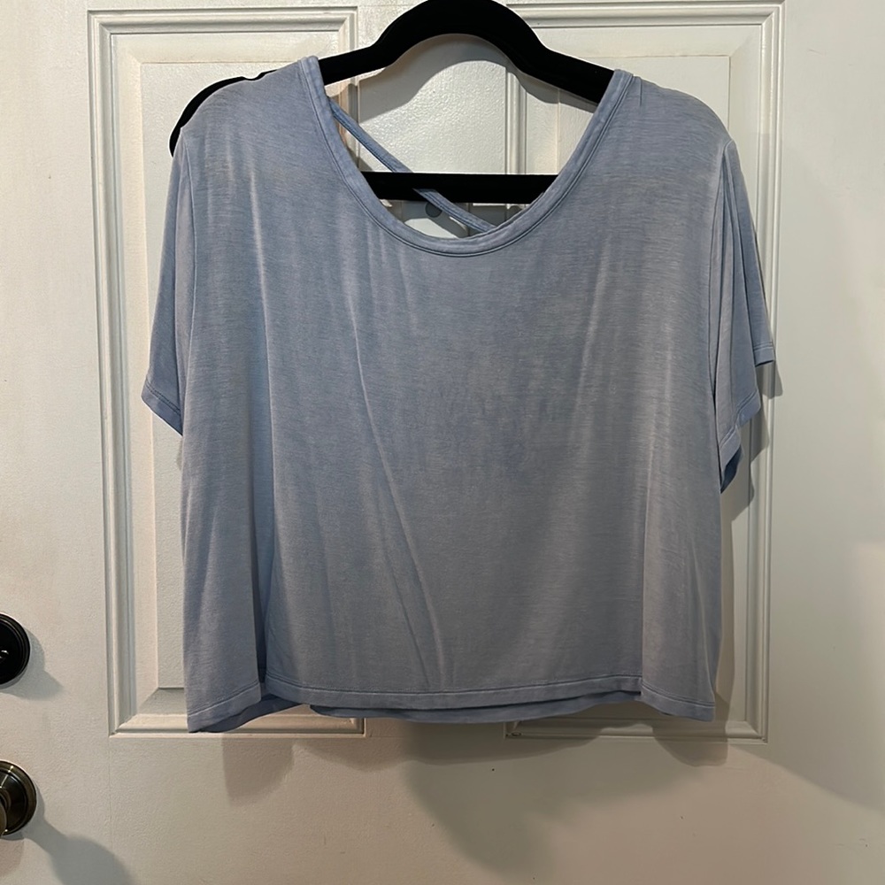 Like new. American eagle soft and sexy strappy back crop